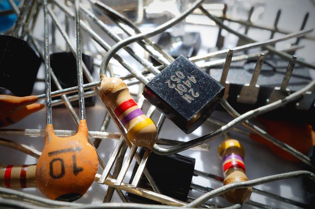 Effect of Dielectric on Capacitance-Capacitors